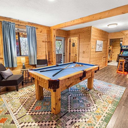 The Family Stone Luxe Cabin Sleeps 12 Hot Tub Dogfriendly Dollywood Pigeon Forge Kültér fotó