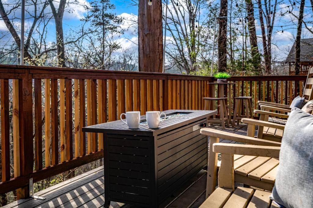 The Family Stone Luxe Cabin Sleeps 12 Hot Tub Dogfriendly Dollywood Pigeon Forge Kültér fotó