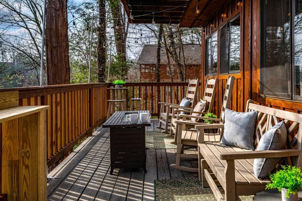 The Family Stone Luxe Cabin Sleeps 12 Hot Tub Dogfriendly Dollywood Pigeon Forge Kültér fotó
