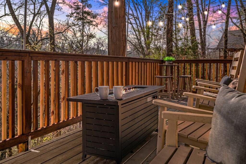 The Family Stone Luxe Cabin Sleeps 12 Hot Tub Dogfriendly Dollywood Pigeon Forge Kültér fotó