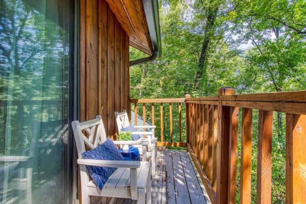 The Family Stone Luxe Cabin Sleeps 12 Hot Tub Dogfriendly Dollywood Pigeon Forge Kültér fotó