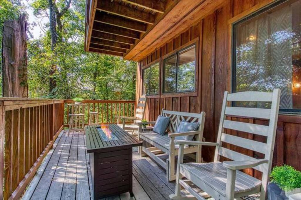 The Family Stone Luxe Cabin Sleeps 12 Hot Tub Dogfriendly Dollywood Pigeon Forge Kültér fotó
