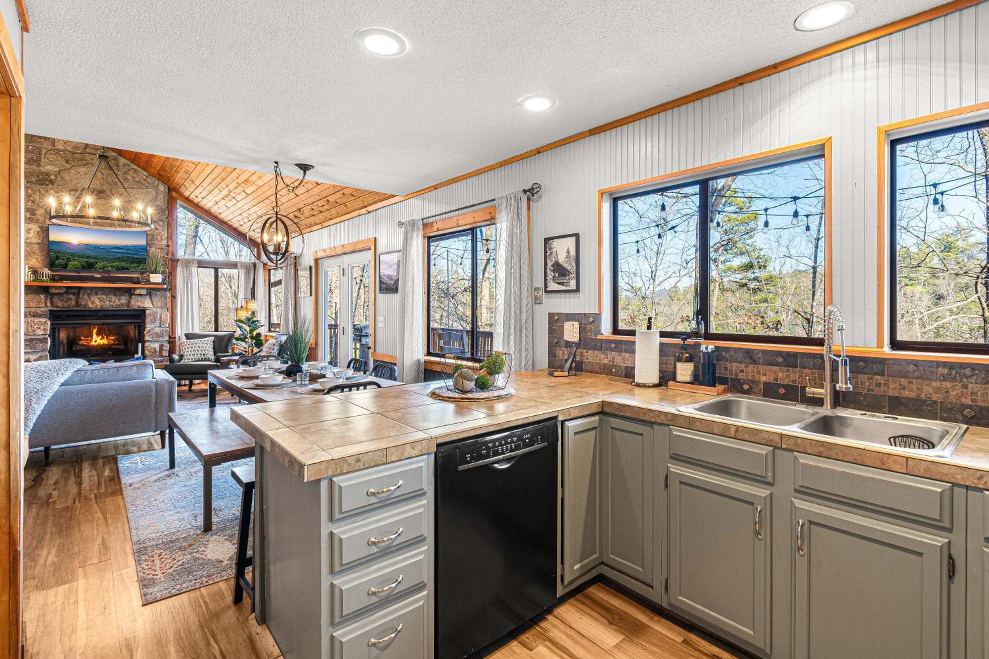 The Family Stone Luxe Cabin Sleeps 12 Hot Tub Dogfriendly Dollywood Pigeon Forge Kültér fotó