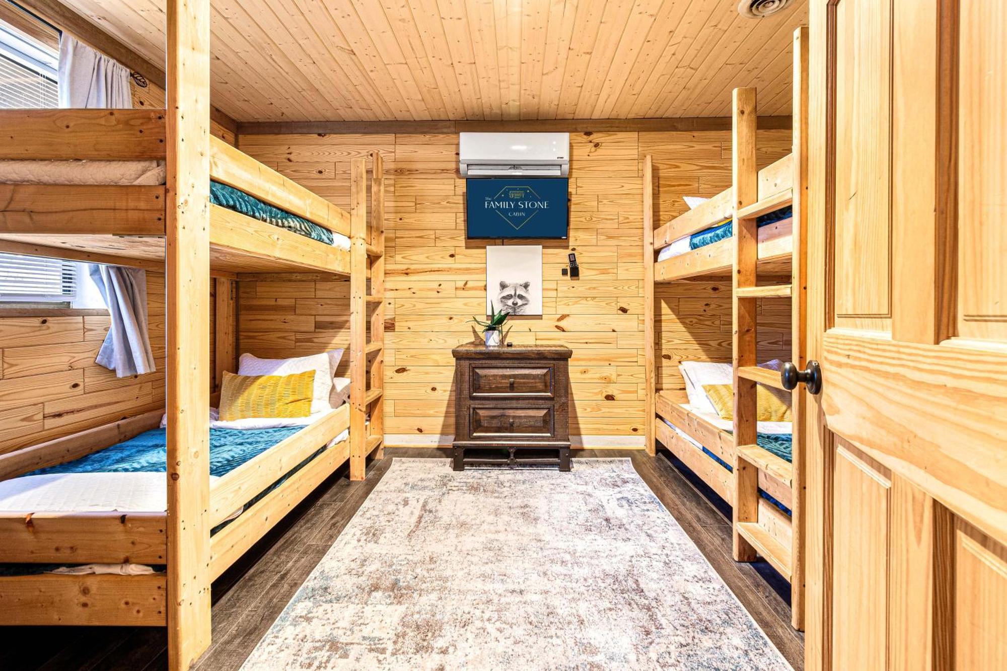 The Family Stone Luxe Cabin Sleeps 12 Hot Tub Dogfriendly Dollywood Pigeon Forge Kültér fotó